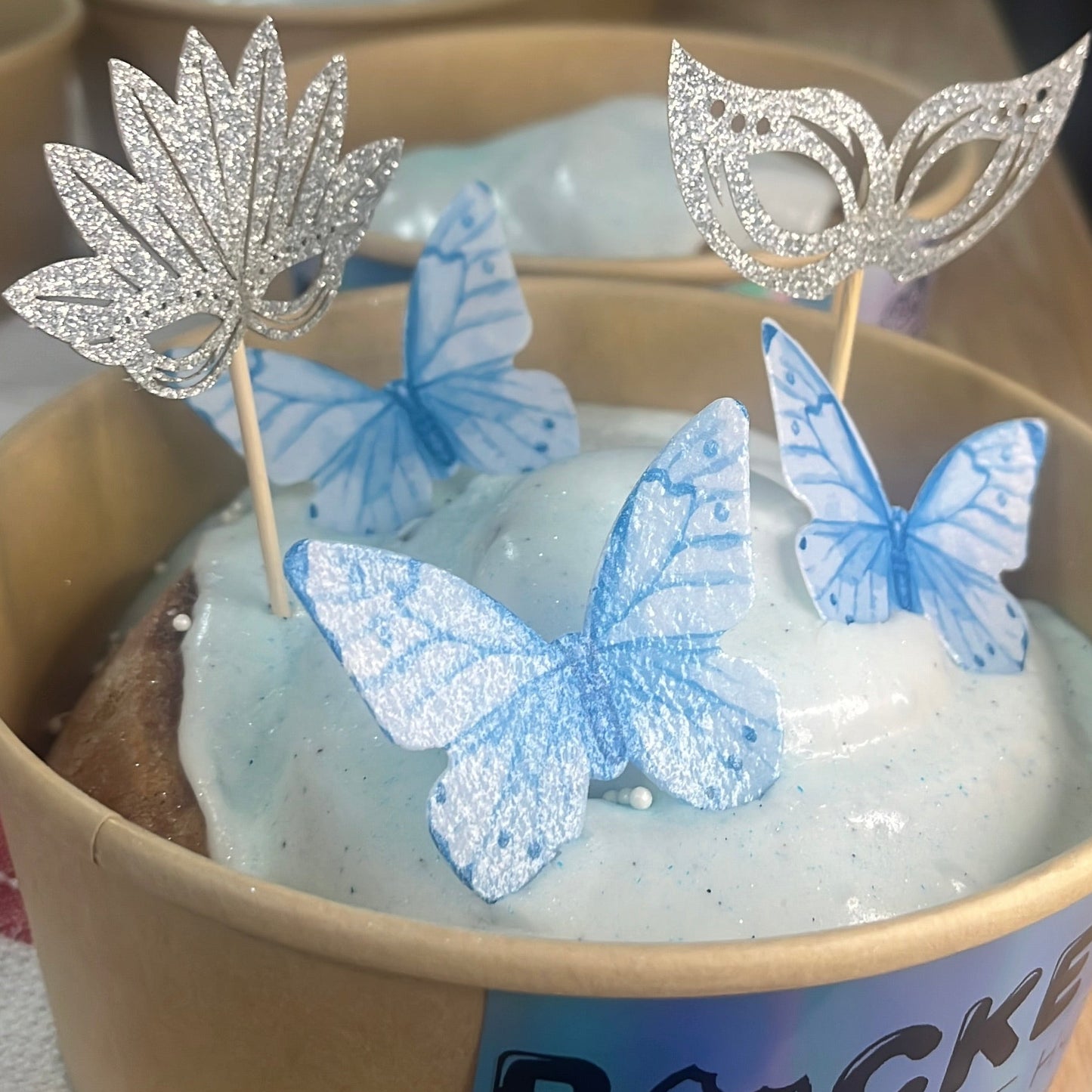 Bridgerton Cinnamon Bun 🦋⚡